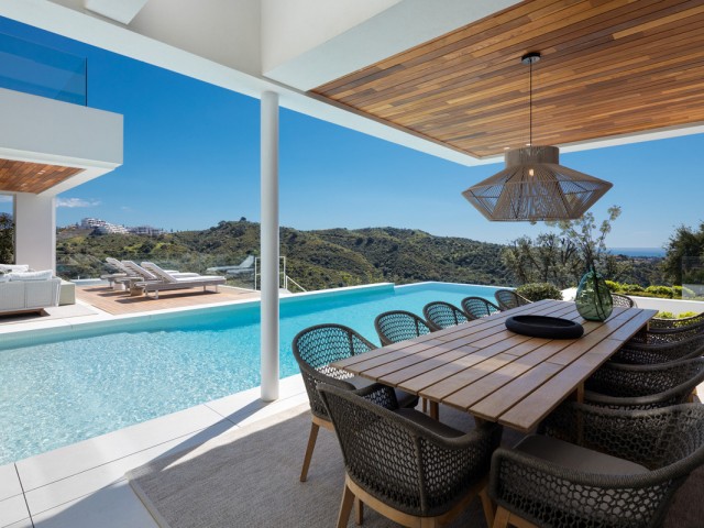 6 Bedrooms Villa in Benahavís