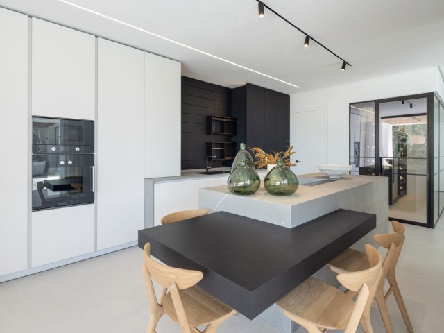 6 Bedrooms Villa in Benahavís