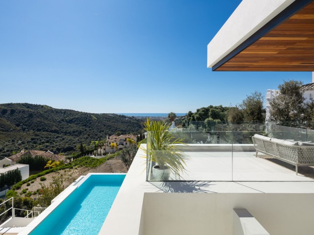 6 Bedrooms Villa in Benahavís