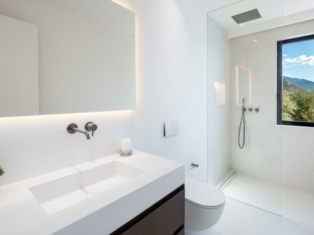 6 Bedrooms Villa in Benahavís