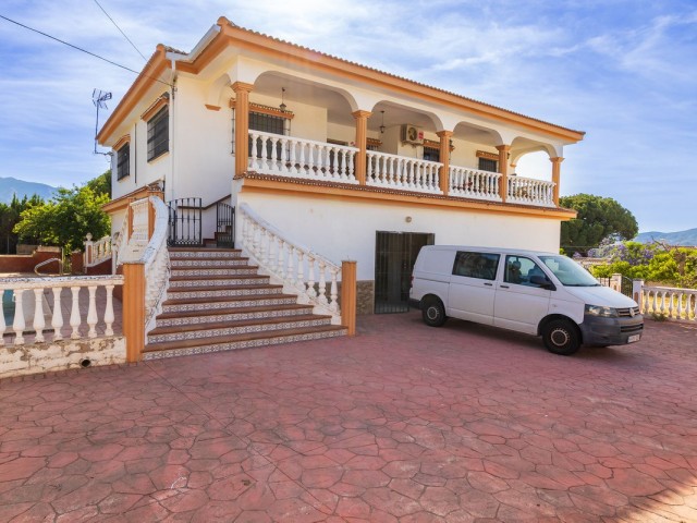 Villa, Alhaurín de la Torre, R5131033