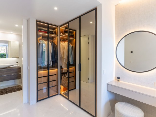 2 Bedrooms Apartment in Estepona