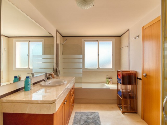 4 Bedrooms Townhouse in Manilva