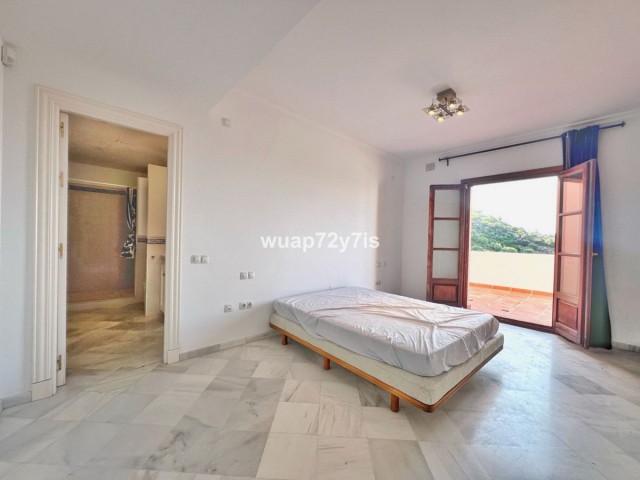 3 Bedrooms Townhouse in Benahavís