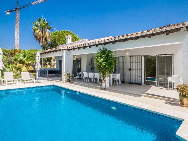 Villa, Elviria