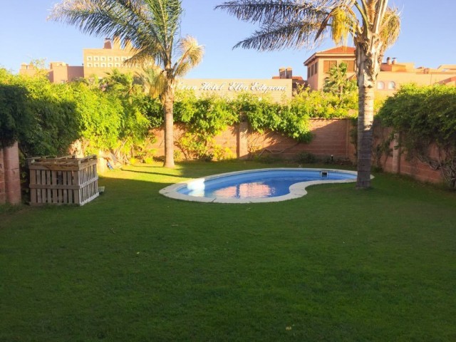 4 Bedrooms Townhouse in Estepona