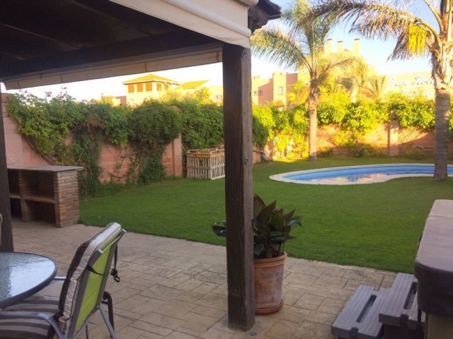 4 Bedrooms Townhouse in Estepona