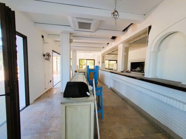 Kommerziell, San Luis de Sabinillas, R5139250