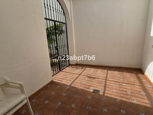2 Bedrooms Apartment in Nueva Andalucía