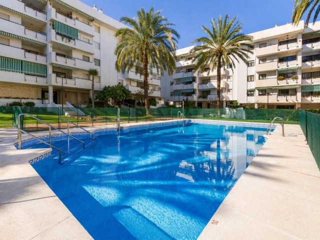 Apartment, La Carihuela, R5135326