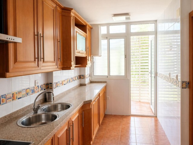 Apartment, La Carihuela, R5135326