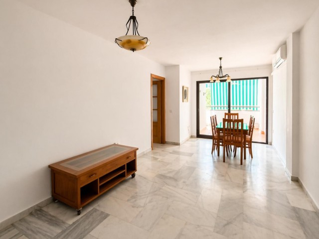 Apartment, La Carihuela, R5135326