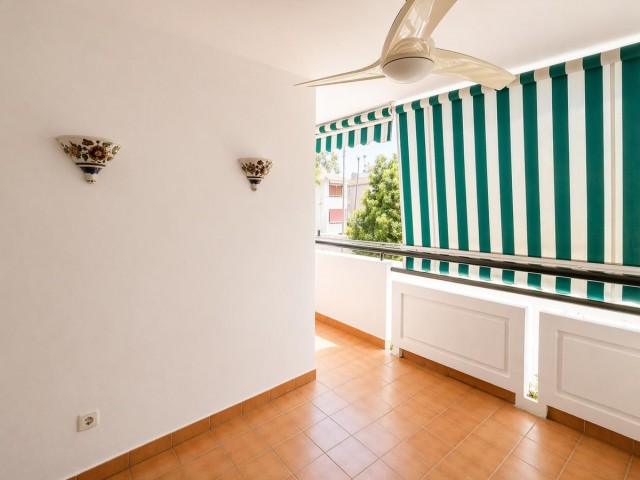 4 Bedrooms Apartment in La Carihuela