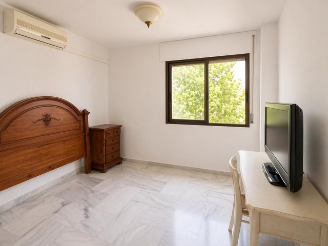 4 Bedrooms Apartment in La Carihuela