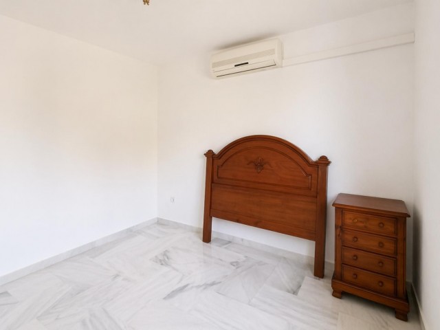 4 Bedrooms Apartment in La Carihuela