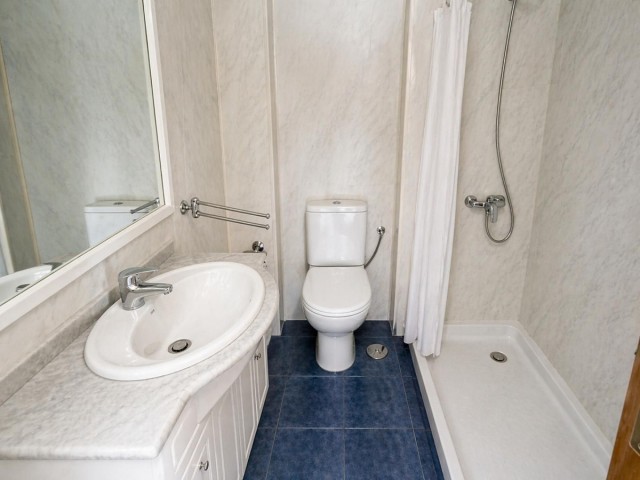 4 Bedrooms Apartment in La Carihuela