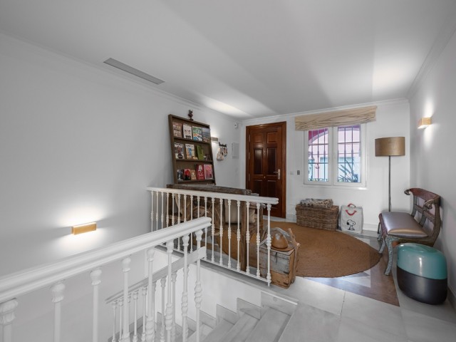 Appartement avec 4 Chambres  à Monte Halcones