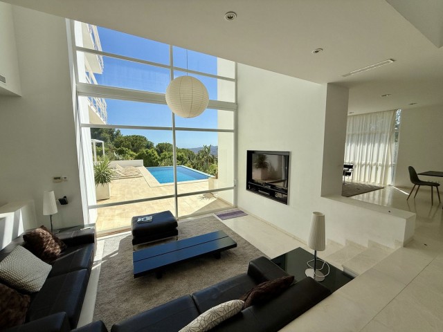 Villa avec 4 Chambres  à Valtocado