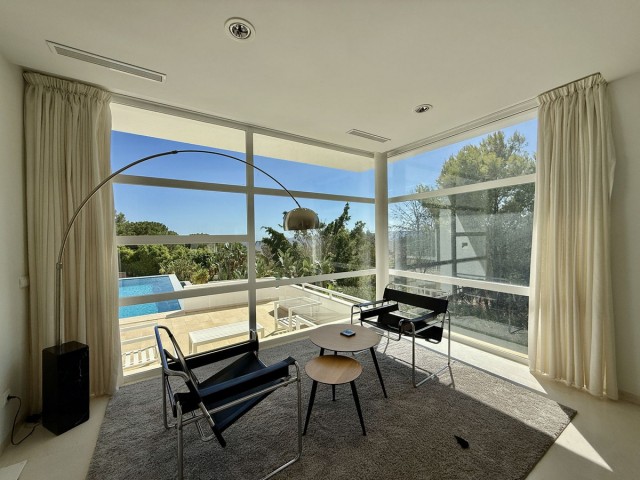Villa avec 4 Chambres  à Valtocado