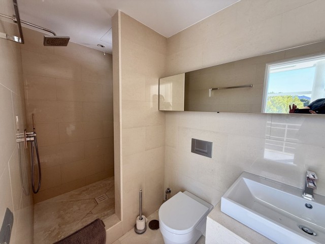 Villa avec 4 Chambres  à Valtocado