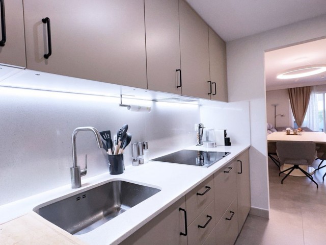 Apartment, El Paraiso, R5148001