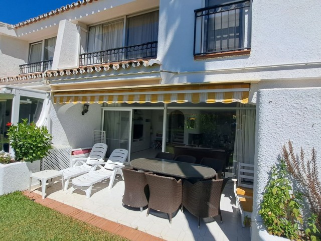Reihenhaus, Miraflores, R5150941