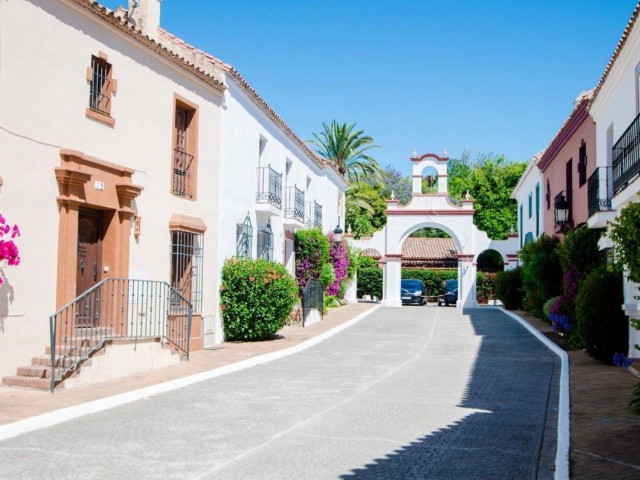 Townhouse, Guadalmina Baja, R5133313