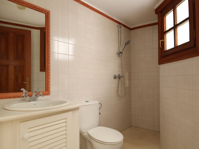 3 Bedrooms Townhouse in Guadalmina Baja