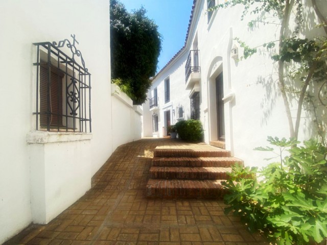 3 Bedrooms Townhouse in Guadalmina Baja