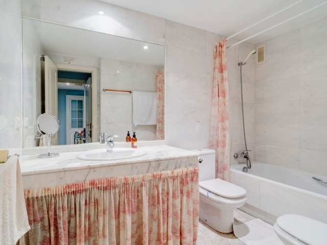 2 Bedrooms Apartment in Bahía de Marbella