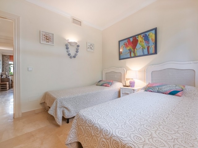 2 Bedrooms Apartment in Nueva Andalucía