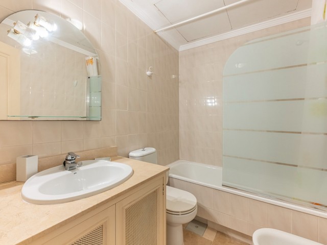 2 Bedrooms Apartment in Nueva Andalucía