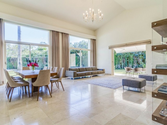 Villa avec 3 Chambres  à Guadalmina Baja