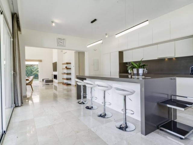 Villa avec 3 Chambres  à Guadalmina Baja