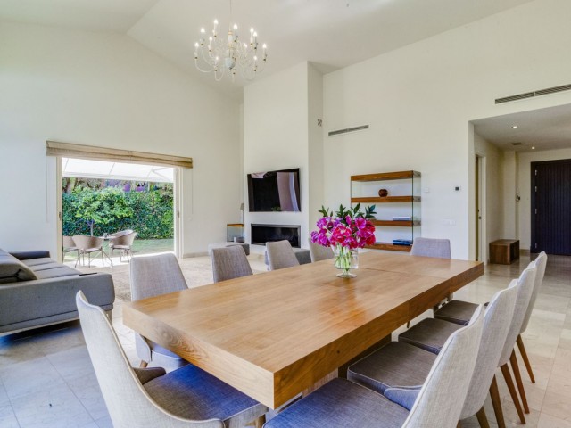 Villa avec 3 Chambres  à Guadalmina Baja