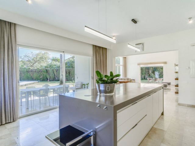 Villa avec 3 Chambres  à Guadalmina Baja