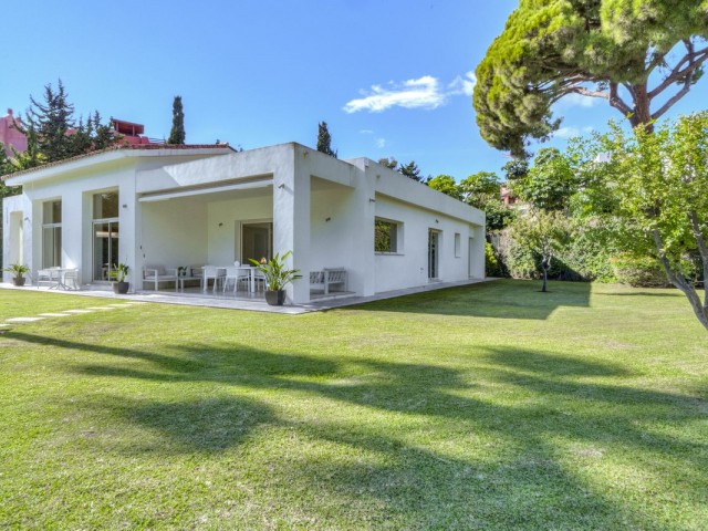 Villa avec 3 Chambres  à Guadalmina Baja