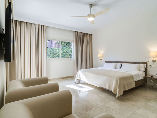 Villa avec 3 Chambres  à Guadalmina Baja