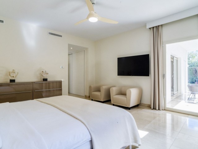 Villa avec 3 Chambres  à Guadalmina Baja