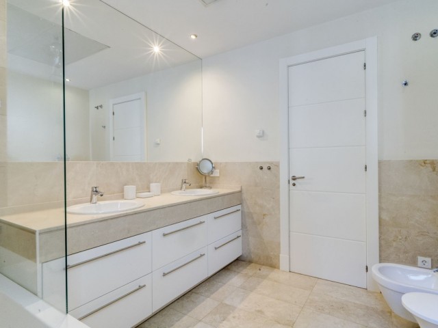 Villa avec 3 Chambres  à Guadalmina Baja