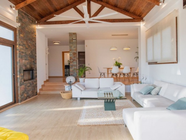 4 Bedrooms Villa in Benalmadena