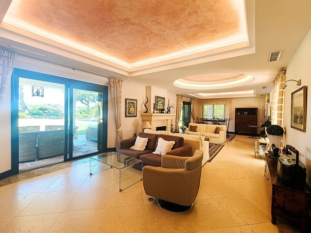 Villa avec 7 Chambres  à San Roque Club