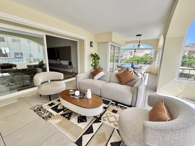 Appartement avec 3 Chambres  à Elviria