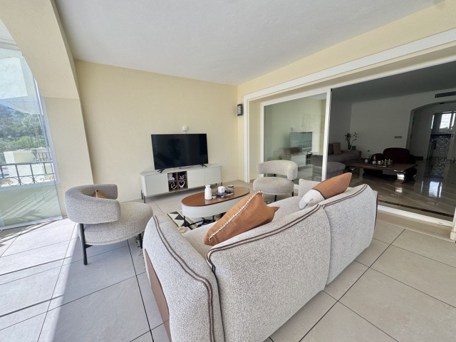 Appartement avec 3 Chambres  à Elviria