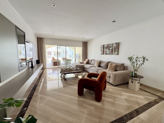 Appartement avec 3 Chambres  à Elviria