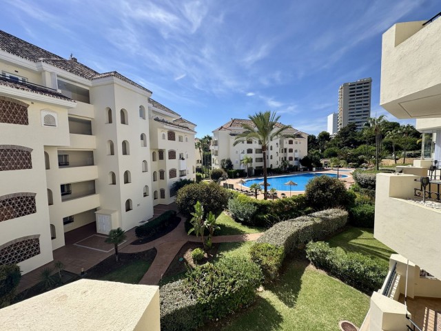 Appartement avec 3 Chambres  à Elviria