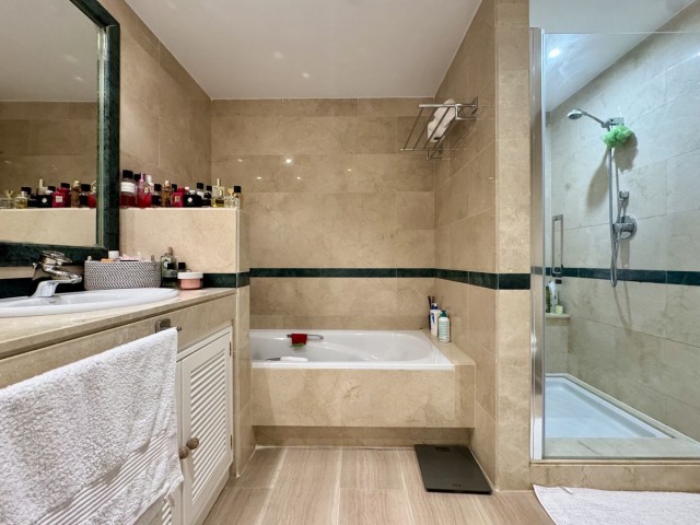 Appartement avec 3 Chambres  à Elviria