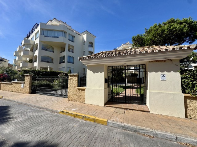 Appartement avec 3 Chambres  à Elviria