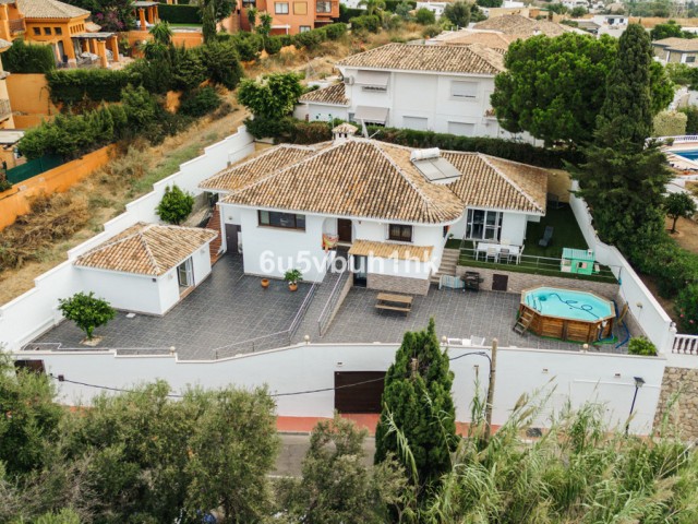 4 Bedrooms Villa in Benalmadena