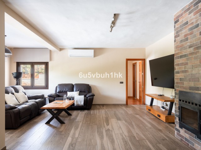 4 Bedrooms Villa in Benalmadena